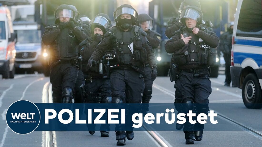 Nach der außer Kontrolle geratenen Rallye „Lateral Thinking“ vor zwei Wochen versammelten sich die Demonstranten erneut in Leipzig. Eine registrierte Kundgebung von Kritikern der Corona-Politik wurde am Samstag überraschend abgesagt, obwohl bereits Hunderte von Menschen dort waren. Der Leiter des Treffens zog die Registrierung zurück, sagte die Polizei. Hintergrund ist „das unvollständige Zertifikat für die Maskenfreigabe des Besprechungsregistranten, das von der Besprechungsbehörde nicht akzeptiert wurde“. Alle Personen, die an der Versammlung am Kurt-Masur-Platz teilnehmen wollten, wurden gebeten, das Gebiet zu verlassen. Die Polizei hatte zuvor den Zugang abgesperrt, weil der Raum mit 500 Personen seine maximale Kapazität erreicht hatte. Gleichzeitig …