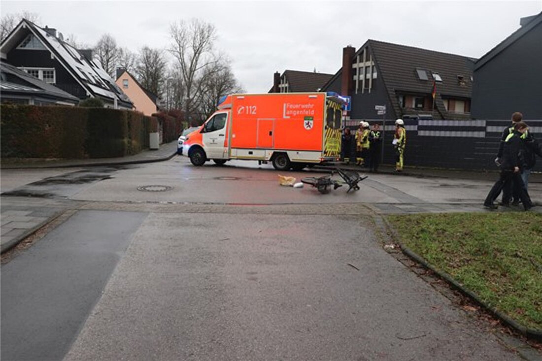Ein Radfahrer (56) wurde in Langenfeld schwer verletzt, nachdem er die Vorfahrt eines Autos missachtete und es zum Zusammenstoß kam.