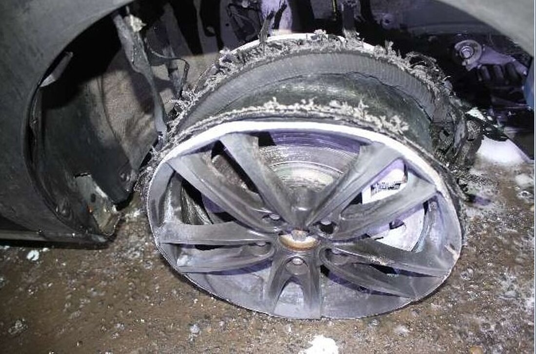 In der Nacht zu Montag verursachte ein Hyundai i30 in Loccum einen Unfall. Zeugen gesucht, bitte Hinweise an die Polizei.