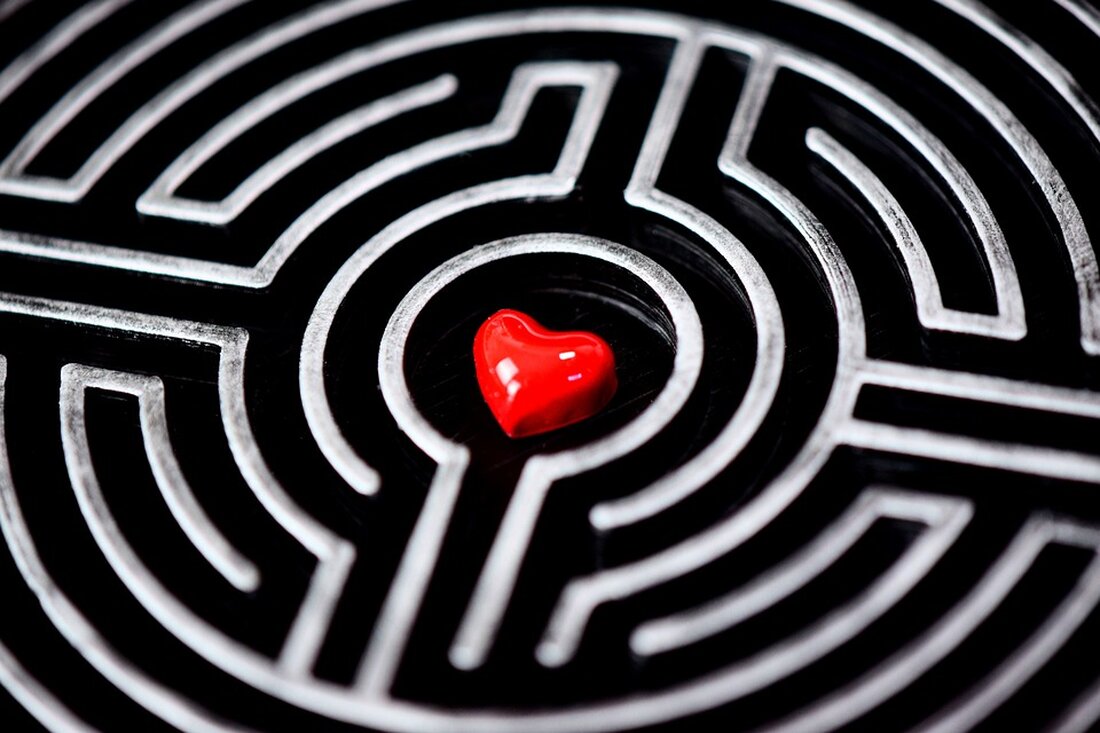 Entdecken Sie vier spannende Mais-Labyrinthe auf der Schwäbischen Alb für Abenteuer in der Natur bis Ende Oktober.