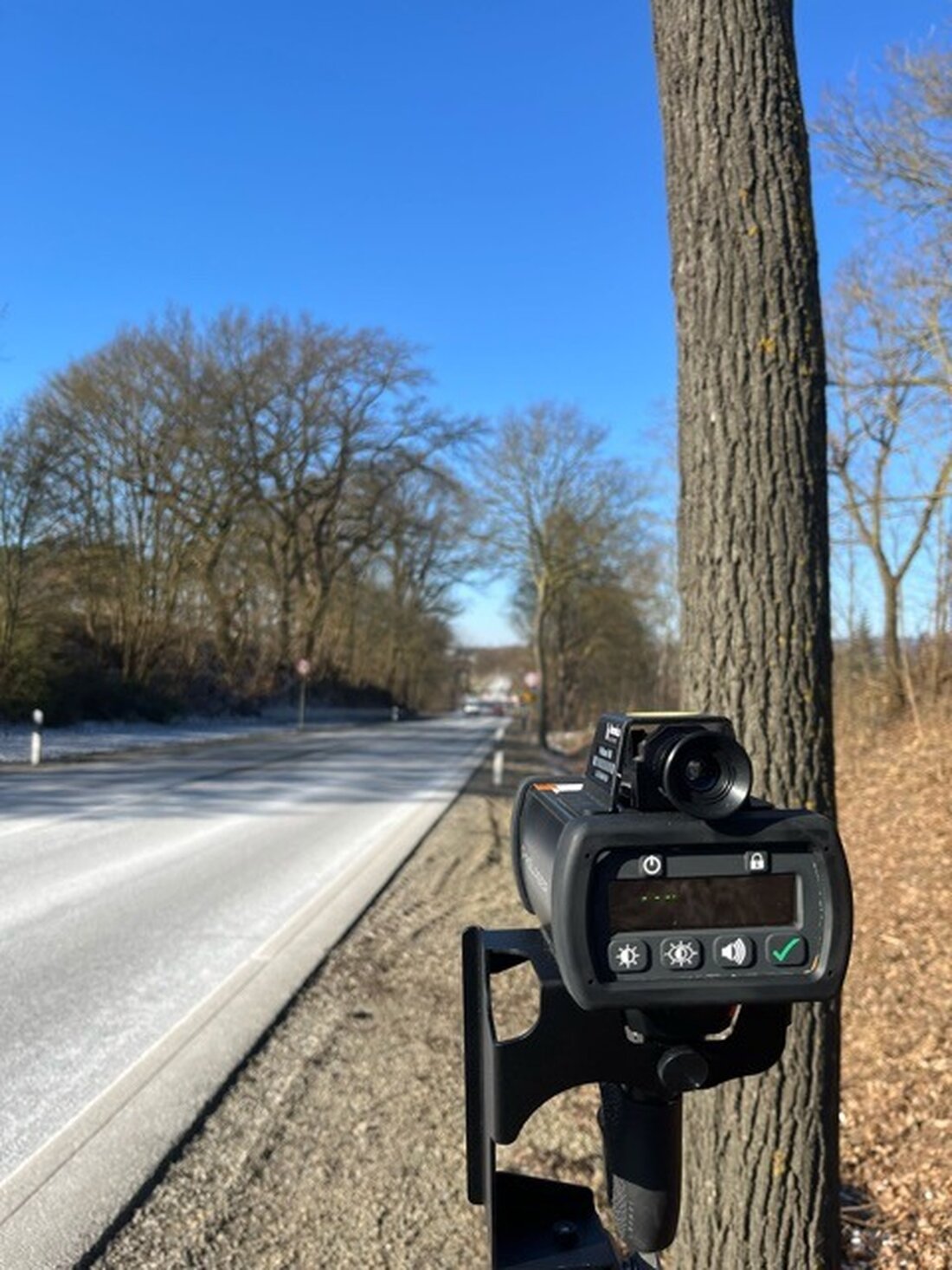 Polizei führt am 17. und 18. Februar 2025 Geschwindigkeitskontrollen in Astenbeck durch; 32 Verstöße festgestellt.