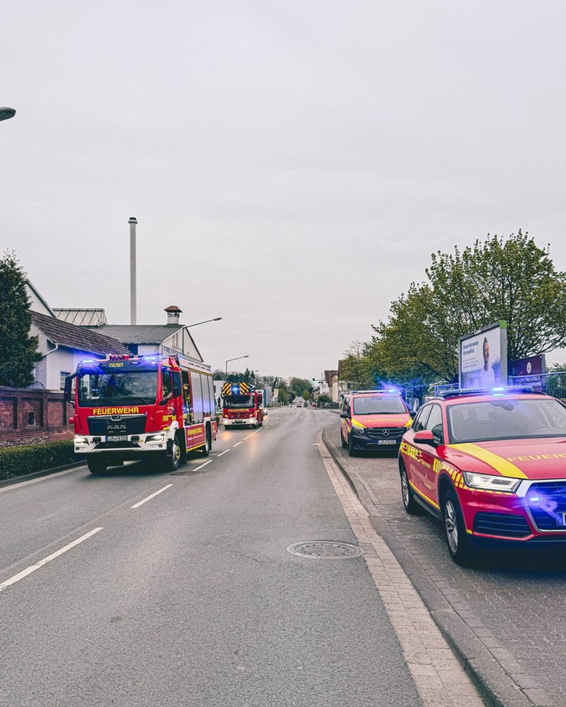 Die Feuerwehr Detmold reagierte auf unklare Rauchentwicklung in der Wittekindstraße und stellte brennenden Unrat fest.
