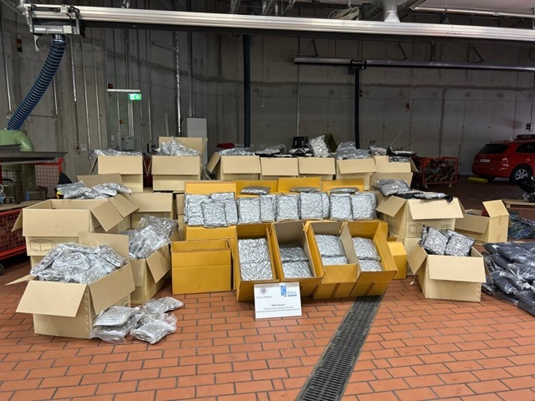 Zollfahndungsamt gelingt Schlag gegen Drogenhandel: 200 kg Kokain und 1,2 Tonnen Marihuana sichergestellt, sechs Verdächtige festgenommen.