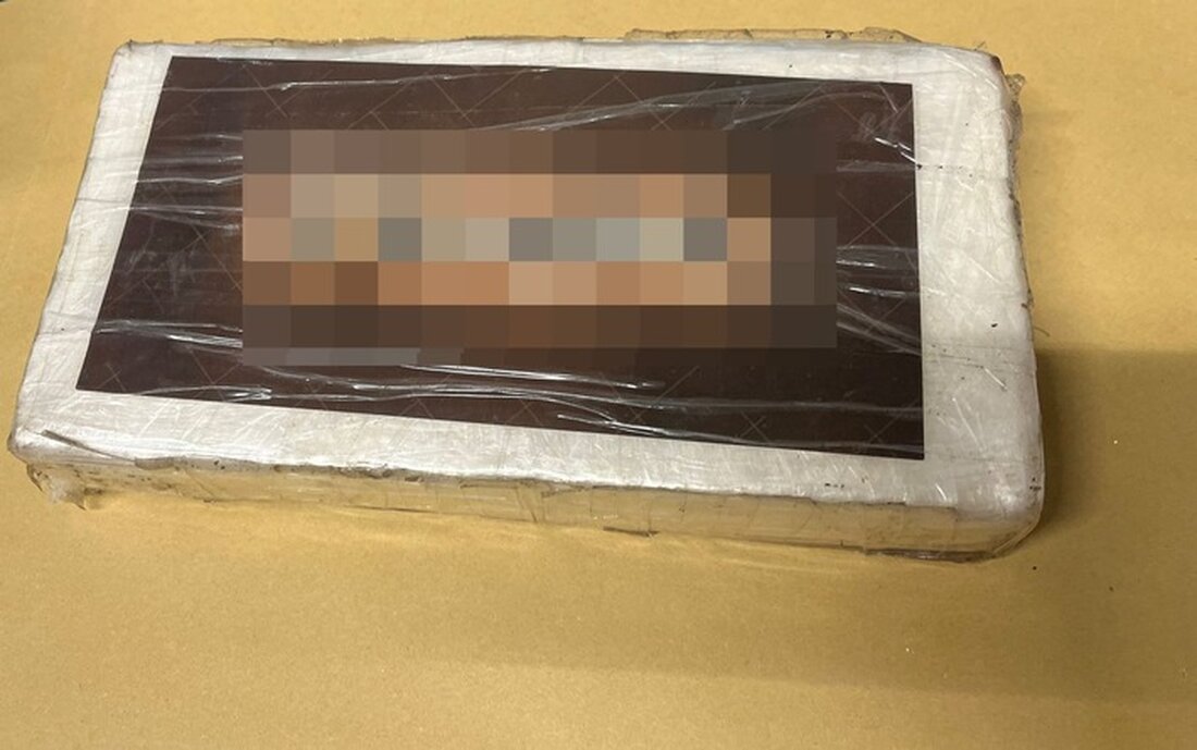 In Coesfeld und Umgebung wurden vier Personen festgenommen, die in Drogenkriminalität verwickelt sind. Rund ein Kilo Kokain sichergestellt.