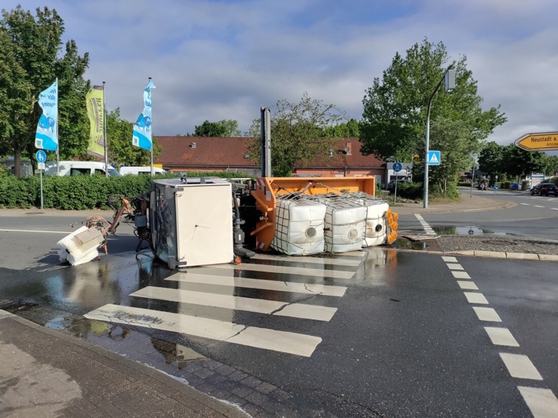 In Hodenhagen kippte ein Reinigungsfahrzeug um. Zudem gab es alkoholisierten E-Scooter-Fahrer in Neuenkirchen und einen Verkehrsunfall in Walsrode.