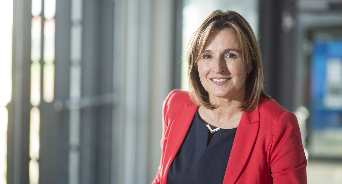 Staatssekretärin Katrin Schütz tauschte sich im Rahmen ihrer arbeitsmarktpolitischen Reise in die Verwaltungsregion Tübingen mit der Arbeitsagentur in Ulm und zwei Unternehmen über spezifische Fragen der Arbeitswelt, die Förderprogramme des Landes und deren Umsetzung aus. Staatssekretärin Katrin Schütz besuchte heute, am 16. Oktober 2020, im Rahmen ihrer arbeitsmarktpolitischen Reise den Landkreis Tübingen. Aufgrund der Korona fand die Reise erstmals in digitaler Form statt. Schütz besuchte die Arbeitsamt in Ulm, das Versandhändler babyWalz GmbH vom Bad Waldsee und das HSM Technologiezentrum Ravensburg GmbH. „Die Reise, auch in virtueller Form, ist eine gute Gelegenheit, sich mit Unternehmen und Mitarbeitern über bestimmte Themen &hellip;