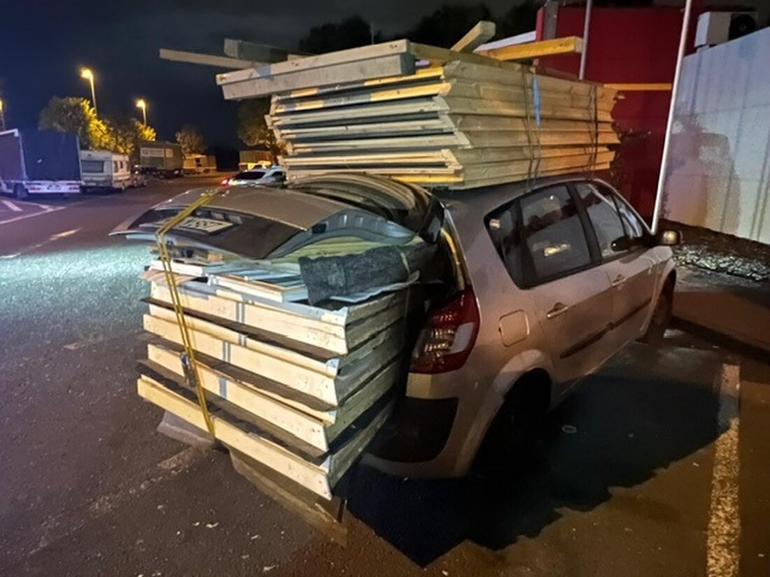 Ein überladener Renault wurde auf der A3 bei Idstein gestoppt. Der Fahrer transportierte Teile einer Gartenhütte, was zu einer Gewichtüberschreitung führte.