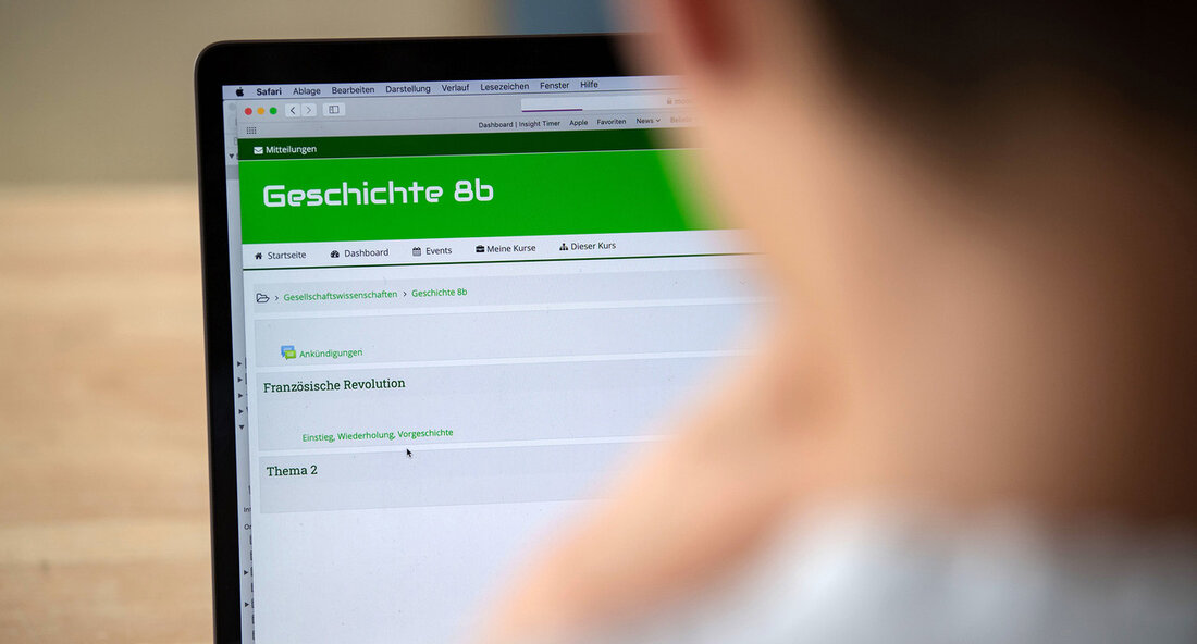 Baden-Württemberg and Rhineland-Palatinate Deepen Cooperation on Digital Education Platform On September 7, 2023, Baden-Württemberg’s Minister of Education, Theresa Schopper, and Rhineland-Palatinate’s Minister of Education, Dr. Stefanie Hubig, signed a cooperation agreement at the Marchivum in Mannheim. The agreement aims to strengthen collaboration in the field of digitization. Both states, Baden-Württemberg and Rhineland-Palatinate, are actively working on the establishment of a Digital Education Platform as part of the ongoing digitization efforts in schools. This platform will consist of an identity and access management system, as well as other connected digital applications. Through their previous collaboration, it became evident that both states …
