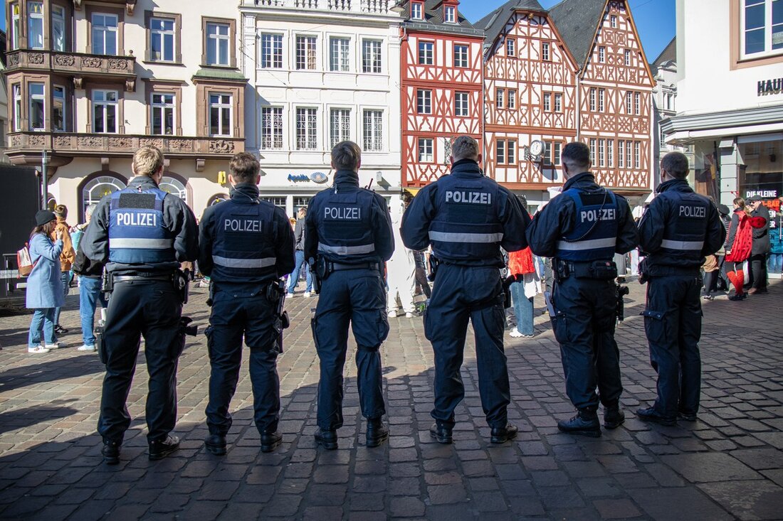 Rosenmontag im Polizeipräsidium Trier: Fröhliche Feiern, 43 Veranstaltungen und sicherer Einsatz der Polizei – Festtagsbilanz 2025.