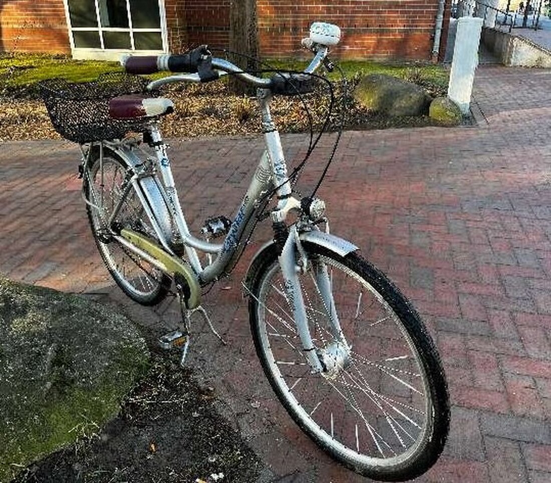 Polizei Lüneburg ermittelt: Rucksack und Rollatortasche entwendet, Fahrrad sichergestellt. Hinweise erbeten.