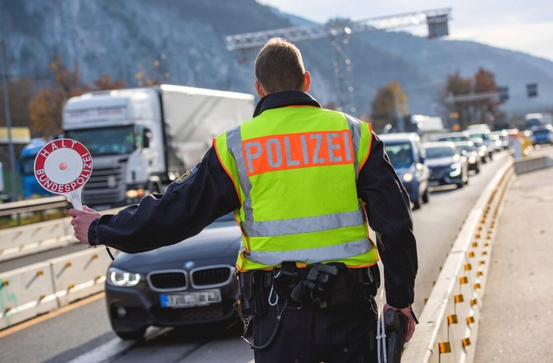 Bundespolizei München verhaftet Rumänen bei Grenzkontrolle an der A93, vollstreckt 239 Tage Haft aufgrund eines Einreiseverbots.