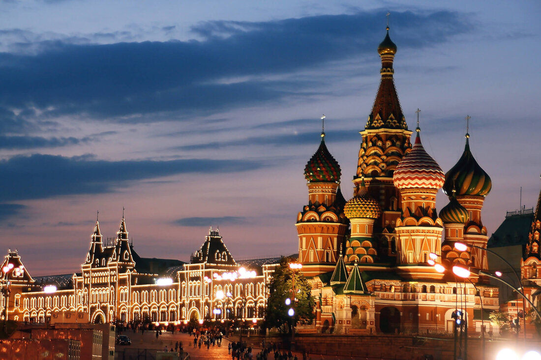 Russland beschlagnahmt 2.718 Bitcoin im Wert von 10 Millionen US-Dollar von einem ehemaligen ICRF-Beamten. Der ehemalige Beamte war in den sogenannten größten Bestechungsfall in Russland verwickelt. Die beschlagnahmten Bitcoins werden den Staatseinnahmen zugerechnet. Russische Behörden haben Bitcoin im Wert von rund 10 Millionen US-Dollar von Marat Tambiev, einem ehemaligen Mitarbeiter des Untersuchungsausschusses der Russischen Föderation (ICRF), beschlagnahmt. Der Anfall, gemeldet Die von der lokalen Nachrichtenagentur TASS veröffentlichte Aktion beinhaltete die Beschlagnahmung von 103 Bitcoins, die in einer Ledger Nano Der größte Bestechungsskandal in der russischen Geschichte Tambievs Verurteilung ist auf den größten Bestechungsskandal in der Geschichte Russlands zurückzuführen, bei dem …