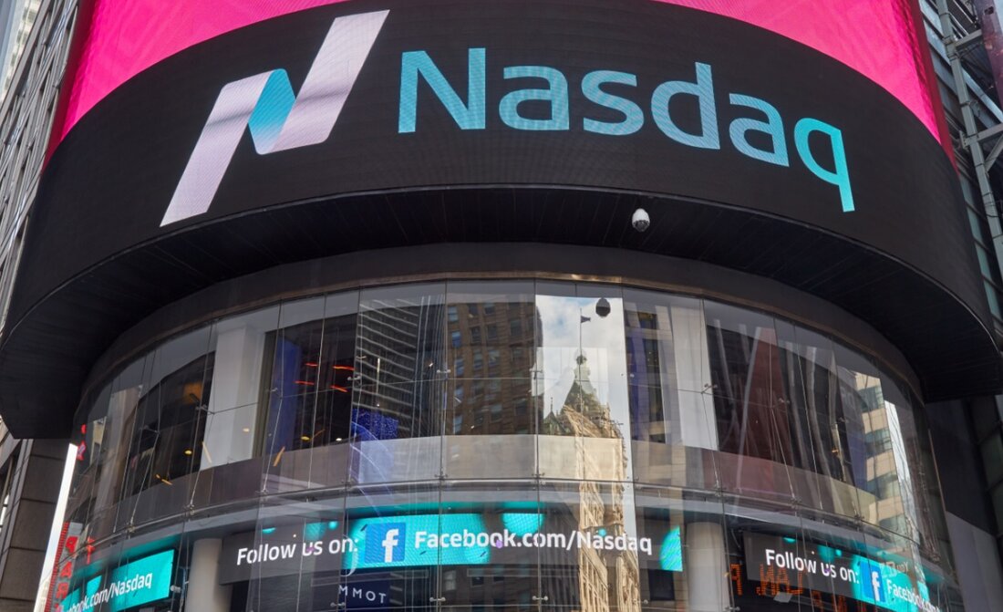 Die asiatische Börse wird über eine zweckgebundene Akquisition bei Thunder Bridge Capital Partners IV notiert Coincheck hat in der Vergangenheit Sicherheitsverletzungen und schwere Cyberangriffe erlitten Coincheck, eine „klassische“ Krypto-Börsen- und digitale Geldbörsenfirma, am Dienstag genannt Es wird bald an der Nasdaq notiert, nachdem es eine Zweckakquisition (SPAC) mit Thunder Bridge Capital Partners IV mit einer Pre-Money-Bewertung von 1,25 Milliarden US-Dollar abgeschlossen hat. Durch den SPAC-Deal wird die Krypto-Börse Coincheck eine Tochtergesellschaft der Coincheck Group (CCG). Die Erklärung bestand jedoch darauf, dass CCG unter dem Dach der Monex Group bleiben soll, die die Krypto-Börse 2018 übernommen hat. Die Monex Group besitzt …