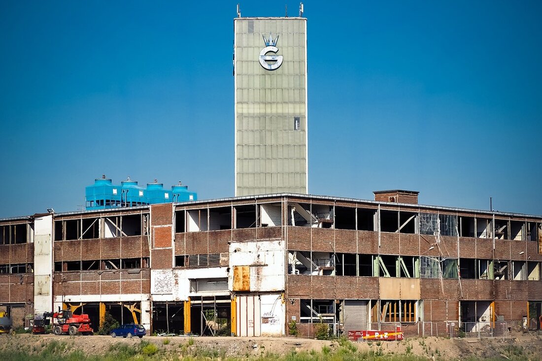 Entdecken Sie die ersten Schritte zur Sanierung des denkmalgeschützten Zeltinger und Ludolfinger Platzes in Frohnau! Lesen Sie, wie 495.000 Euro für die Erhaltung dieses kulturellen Erbes bereitgestellt werden und welche Maßnahmen zur Verbesserung des Erholungsraums und zur Bekämpfung von Rattenbefall geplant sind.