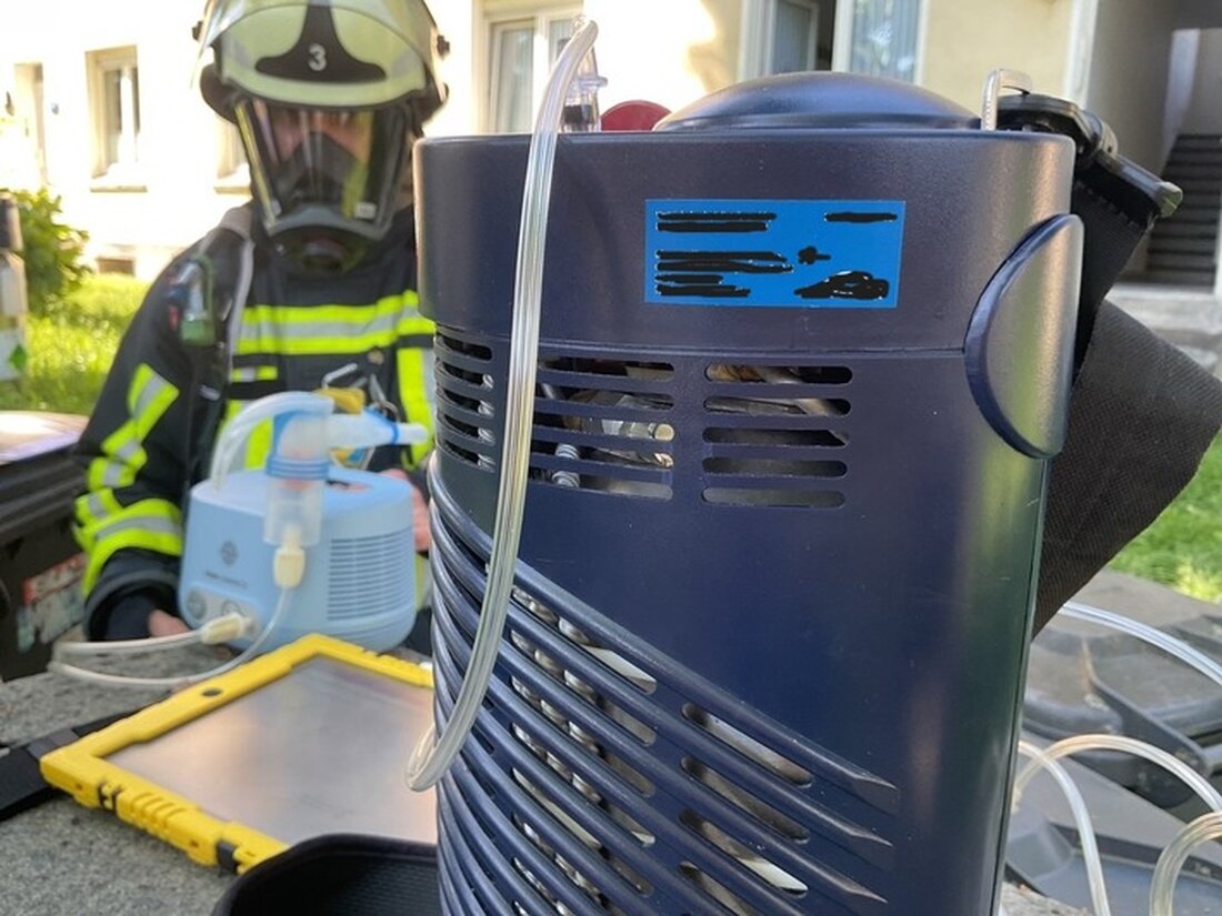 Am Sonntag kam es in Bochum-Wattenscheid zu einem unkontrollierten Sauerstoffaustritt. Feuerwehr und Rettungsdienst sicherten die Situation.
