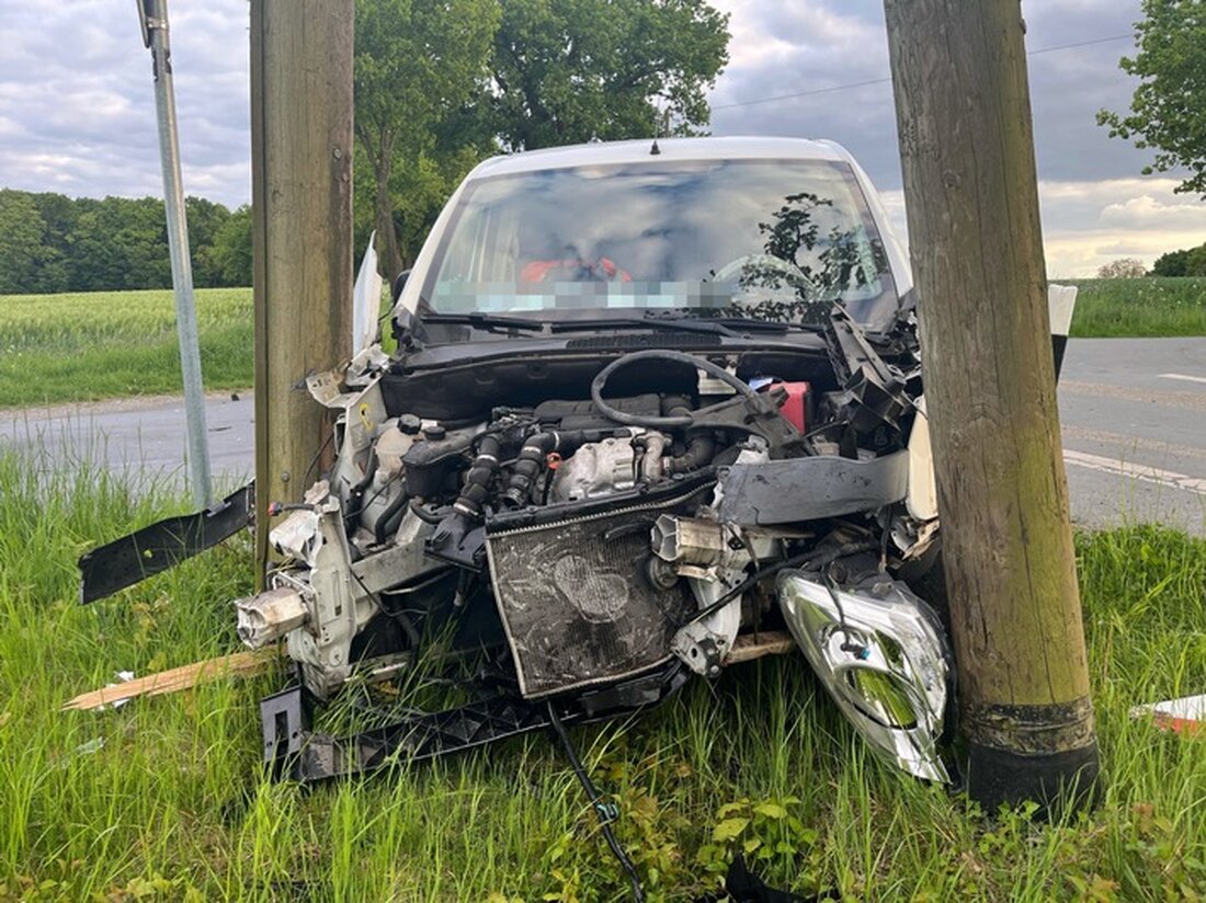 Am Montag, den 05.05.25, kollidierten auf der K13 bei Billerbeck zwei Autos, wodurch drei Personen verletzt wurden.