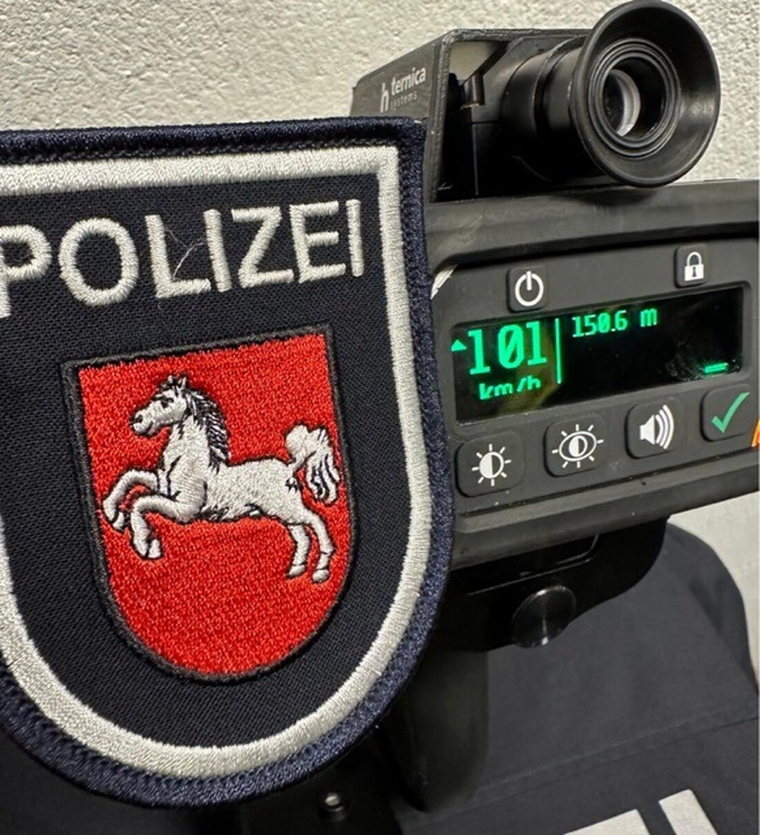 Die Polizeiinspektion Rotenburg bilanziert 2024 die Maßnahmen der Arbeitsgruppe "Poser" zur Eindämmung von Raser- und Poserszenen.