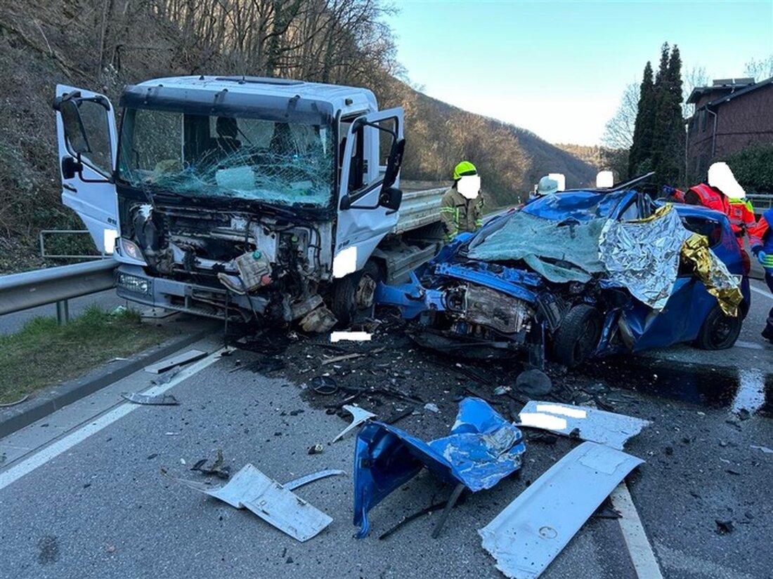 Am Dienstagnachmittag ereignete sich auf der B9 bei Bingerbrück ein schwerer Verkehrsunfall, bei dem zwei Personen starben und zwei verletzt wurden.
