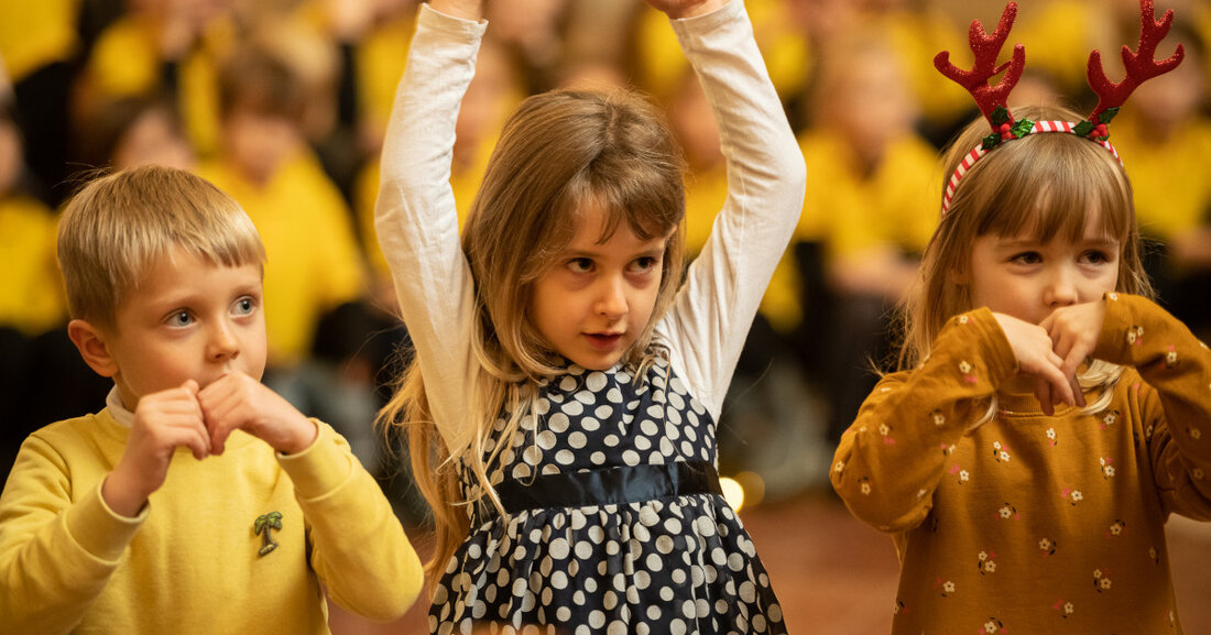 Schola Cantorum: Freie Plätze bei musikalischer Früherziehung Ab dem 6. März 2023 beginnen die Kurse der musikalischen Früherziehung an der Schola Cantorum. Es sind noch Plätze frei. © ERIC-KEMNITZ.com Die Kurse sind geeignet für Kinder ab zwei Jahren. Sie finden in der Anna-Magdalena-Bach-Schule, Manetstraße 8, statt. Die Anmeldung ist online direkt bei der Schola Cantorum Leipzig möglich. Kinder- und Jugendchöre der Stadt Leipzig Die Schola Cantorum Leipzig (zu deutsch: Singschule) wurde im Jahr 1963 als Kinder- und Jugendchor gegründet und arbeitet seit 1982 unter Trägerschaft der Stadt Leipzig. Über 300 Kinder, Jugendliche und junge Erwachsene singen und musizieren heute in &hellip;