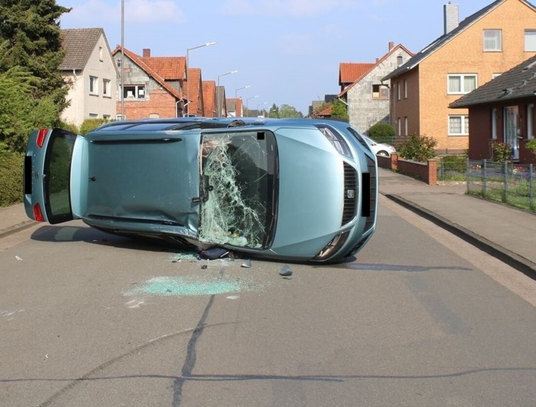 Am Dienstag kam es in Minden-Dankersen zu einem Verkehrsunfall, bei dem ein Pkw sich überschlug. Ein Fahrer wurde leicht verletzt.