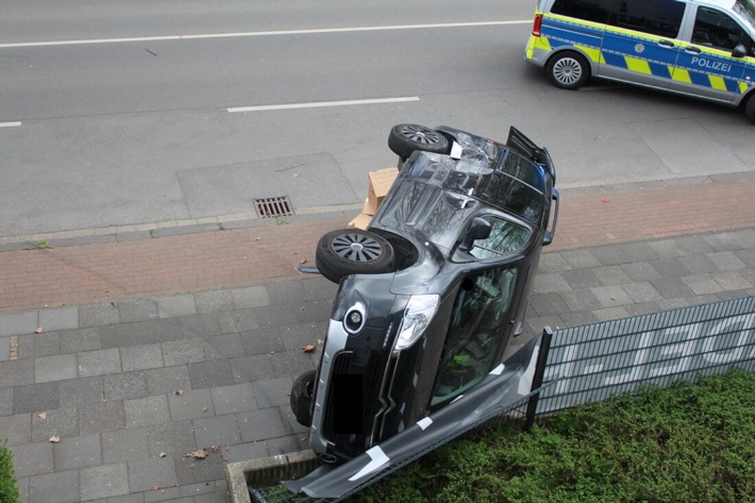 Am 30. März ereignete sich in Neudorf eine Kollision zwischen zwei Autos, bei der ein Fahrzeug auf der Seite landete. Verletzte Fahrer zur Behandlung in Krankenhäusern.