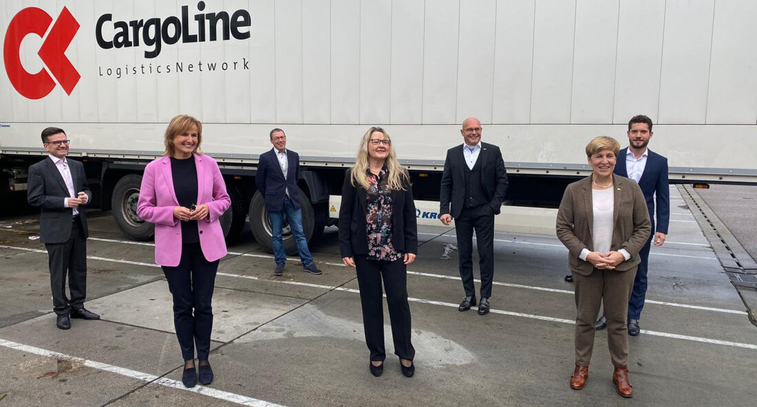 Staatssekretärin für Wirtschaft Katrin Schütz besuchte vier Unternehmen der Speditions- und Logistikbranche im Raum Ost-Württemberg und diskutierte mit Unternehmensvertretern über aktuelle Herausforderungen. Staatssekretär für Wirtschaft Katrin Schütz besuchte vier Unternehmen der Speditions- und Logistikbranche in der Region Ost-Württemberg und diskutierte die aktuellen Herausforderungen mit Unternehmensvertretern vor Ort. „In vielen Lebensbereichen sind wir auf die zuverlässigen Dienstleistungen der Speditions- und Logistikbranche angewiesen. Die sichere Versorgung der Bevölkerung mit lebenswichtigen Gütern während der Koronapandemie hat diese zentrale Position erneut deutlich gemacht. Die Unternehmen sind eine Garantie für die wirtschaftliche Stärke Baden-Württembergs “, sagte Schütz. Besuche im L. Wackler Wwe. GmbH in Göppingen …