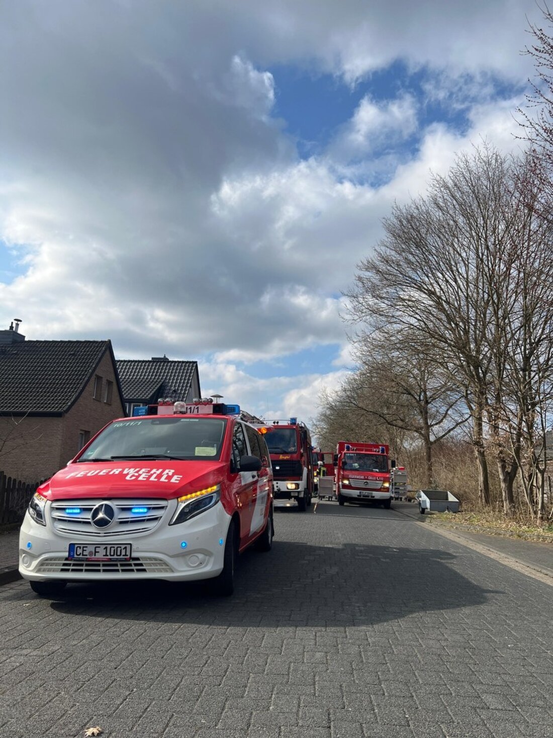 Die Feuerwehr Celle löschte am Samstag einen Schuppenbrand in Krähenberg. Glücklicherweise waren keine Personen in Gefahr.