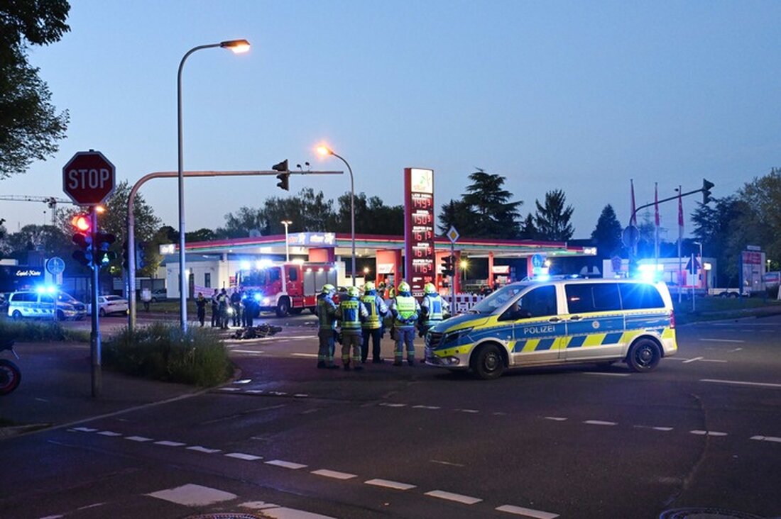 Am 27.04. kam es in Pulheim-Brauweiler zu einem schweren Unfall zwischen Motorrad und PKW. Der Motorradfahrer wurde schwer verletzt.