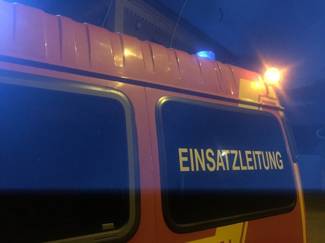 Schwerer Verkehrsunfall auf der A1 bei Koblenz: Drei Personen verletzt. Feuerwehr und Rettungsdienst im Einsatz. Ermittlungen laufen.