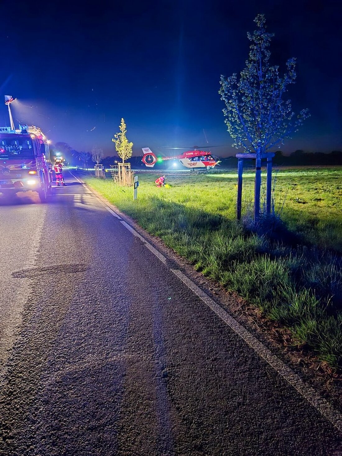 Am 26.04.2025 ereignete sich in Rohlstorf ein schwerer Verkehrsunfall, bei dem ein Mercedes Benz mit einem Baum kollidierte. Der Fahrer wurde schwer verletzt und in eine Spezialklinik geflogen. 40 Einsatzkräfte von Feuerwehr und Rettungsdienst waren beteiligt.