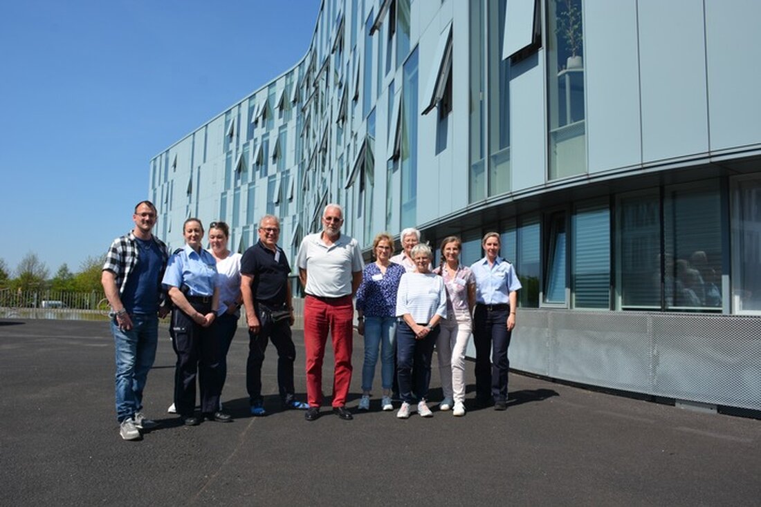 Polizei Mettmann bildet neue Sicherheitspartner für Seniorinnen und Senioren aus, um Prävention und Sicherheit im Kreis Mettmann zu fördern.