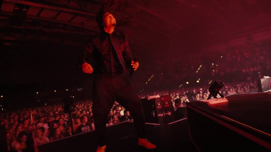 #seeed SEEED Live am 19. Oktober 2019 in der Leipziger Arena. ► ► ► Neues Album BAM BAM: https://Seeed.lnk.to/BAMBAM „BAM BAM“ Vinyl: ► ► ► https://amzn.to/2YB8odr „BAM BAM“ Album: ► ► ► https: // amzn.to/2s4Gkmi Webseite: ► ► ► http://www.seeed.de Danke an Hendrik Altmeyer für den Clip. Youtube-Kanal abonnieren: ► ► ► https://www.youtube.com/channel/UCvb5L94_iqX9GSbLyPJPj5Q?sub_confirmation=1 Facebook: ► ► ► http://www.facebook.com/seeedde Twitter: ► ► ► http: // www .twitter.com/seed Instagram: ► ► ►: http://www.instagram.com/seeedde. Youtube-Link