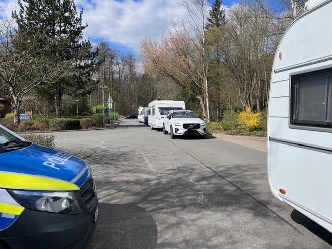 Die Polizeidirektion Ratzeburg veranstaltete am 06. April 2025 eine Präventionskampagne zur Wiegeanforderung von Wohnmobilen und Wohnwagen.