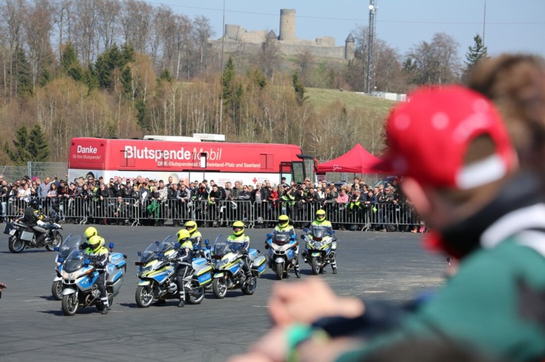 Das LKA Rheinland-Pfalz gibt Sicherheitstipps für Biker, um Unfälle zu vermeiden. Infos und Aktionen beim Saisonauftakt am Nürburgring!