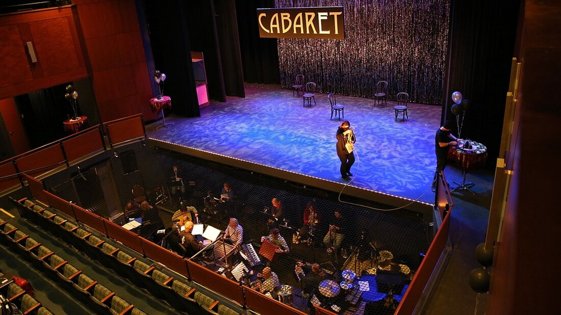 Kabarett-Star Christoph Sieber eröffnet die Saison in der Angerhalle Tuttlingen mit seinem Programm „Weitermachen!“ – Jetzt Tickets sichern!