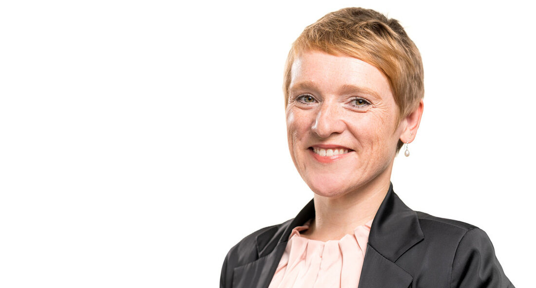 Simone Fischer aus Stuttgart ist von Ministerpräsident Winfried Kretschmann zur neuen hauptamtlichen Beauftragten für die Belange von Menschen mit Behinderung in Baden-Württemberg ernannt worden. Premierminister Winfried Kretschmann hat die Stuttgarter Simone Fischer für die Dauer der Wahlperiode des Landtags am Dienstag (28. September) als neue Vollzeitstelle Beauftragter für die Belange von Menschen mit Behinderung in Baden-Württemberg bestellt. Sie wird ihr Amt am 1. Oktober antreten. Der Ministerrat hatte zuvor den Personalvorschlag der Sozial-, Gesundheits- und Integrationsminister vorgelegt Manne Lucha einverstanden. Herausragende Expertise und ein exzellentes Netzwerk Der 42-jährige Diplom-Verwaltungswirt ist seit drei Jahren Beauftragter der Landeshauptstadt für die Belange von …