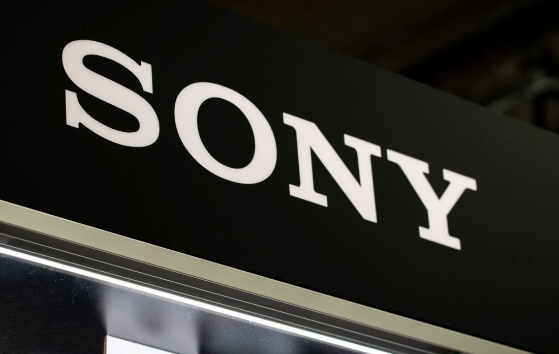 Sonys Soneium arbeitet mit Transak zusammen, um den Fiat-On-Ramp in Ethereum Layer 2 zu ermöglichen. Gamer können auf Soneium NFTs mit herkömmlichen Zahlungsmethoden kaufen und handeln. Ziel der Partnerschaft ist es, die Einführung der Blockchain im Gaming- und Unterhaltungssektor voranzutreiben. Sony Block Solutions Labs, der Innovationszweig hinter der kürzlich eingeführten Soneium-Blockchain, hat eine strategische Partnerschaft mit Transak, einem führenden Anbieter von Web3-Zahlungsinfrastrukturen, bekannt gegeben. Ziel der Zusammenarbeit ist es, den Onboarding-Prozess für Mainstream-Benutzer in die Soneium-Blockchain, ein Ethereum-Layer-2-Netzwerk, zu vereinfachen, indem die Verwendung herkömmlicher Zahlungsmethoden ermöglicht wird. Mehr Möglichkeiten für Spieler und Entwickler Die Partnerschaft dürfte erhebliche Auswirkungen auf die …