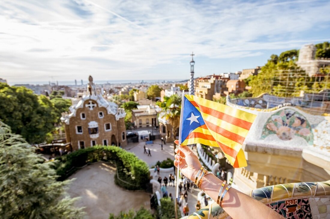 Spanien verschiebt das MiCA-Gesetz vor Ablauf der EU-Frist auf Dezember 2025. Spanien möchte die Rechtssicherheit und den Schutz spanischer Krypto-Investoren erhöhen. Führende globale Börsen haben in Spanien regulatorisches grünes Licht erhalten. Spanien wird die Führung bei der Umsetzung des umfassenden Kryptowährungs-Regulierungsrahmens der Europäischen Union, des Markets in Crypto-Assets (MiCA) Act, übernehmen, bevor die allgemeine Frist für alle 27 EU-Mitgliedstaaten abläuft. Dieser mutige Schritt zielt darauf ab, Rechtssicherheit und einen besseren Schutz für spanische Anleger zu schaffen, die an Kryptowährungen beteiligt sind. Spanien wird MiCA bis Dezember 2025 umsetzen Das spanische Ministerium für Wirtschaft und digitale Transformation angekündigt dass das MiCA-Gesetz …