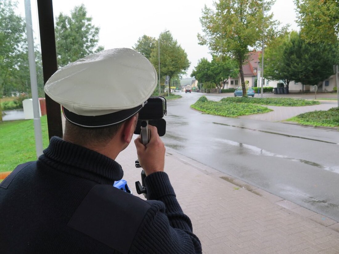 Die Polizei Südhessen zog Bilanz nach dem Speedmarathon 2025: Über 50.000 Fahrzeuge gemessen, 2101 Geschwindigkeitsverstöße dokumentiert.