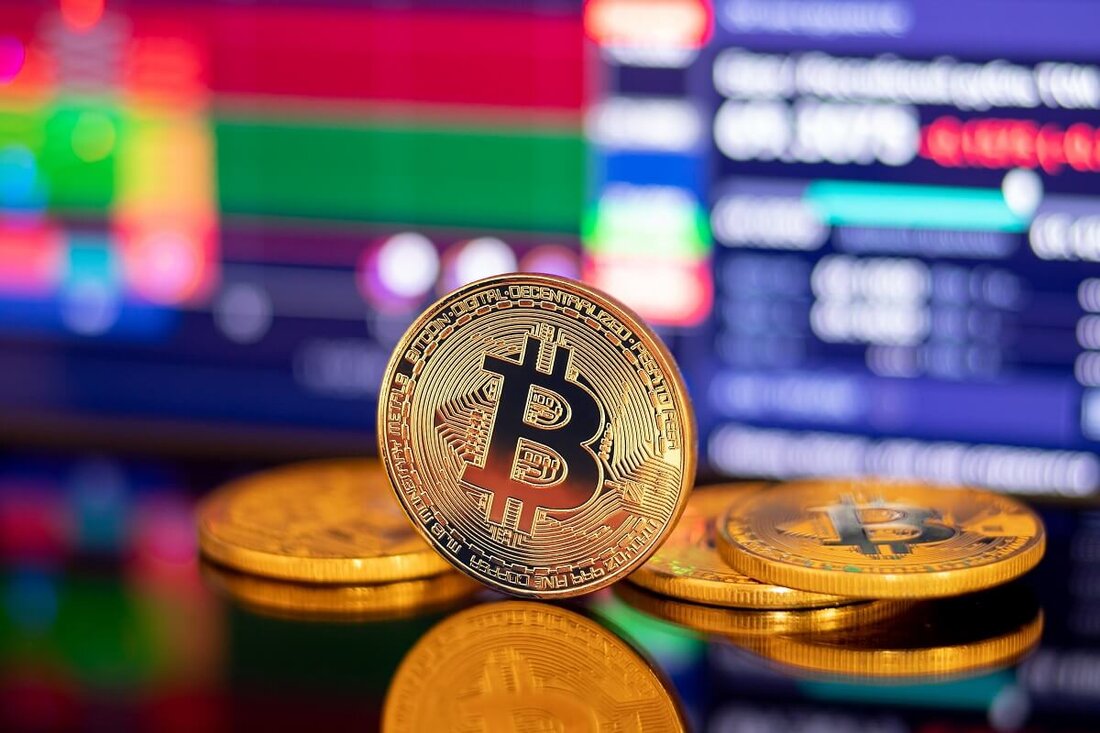 Krypto-Investmentprodukte verzeichneten letzte Woche Zuflüsse von 2 Milliarden Dollar Laut CoinShares hielten die Zuflüsse 5 Wochen an, wobei das größte Interesse auf Bitcoin fiel. Das gesamte verwaltete Vermögen (AuM) in Krypto-ETPs überstieg zum ersten Mal seit März die 100-Milliarden-Dollar-Marke. Der Vermögensverwalter CoinShares hat die neuesten Erkenntnisse zu den Strömen digitaler Anlageprodukte freigegeben. In seiner wöchentlichen Bericht Laut einer am Montag veröffentlichten Mitteilung des Unternehmens verzeichneten börsengehandelte Kryptoprodukte (ETPs) Zuflüsse in Höhe von 2 Milliarden US-Dollar und erreichten damit einen 5-wöchigen Lauf, während der Bitcoin-Preis nahe der wichtigen Marke von 70.000 US-Dollar schwankte. Krypto-Investmentprodukte verzeichnen Zuflüsse von 2 Milliarden Dollar In …