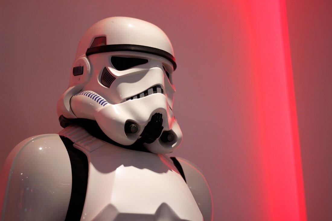 Erleben Sie mit dem Remaster von «Star Wars: Bounty Hunter» eine nostalgische Reise! Steigen Sie in die Rolle von Jango Fett und jagen Sie Kopfgeldziele in der Galaxy.