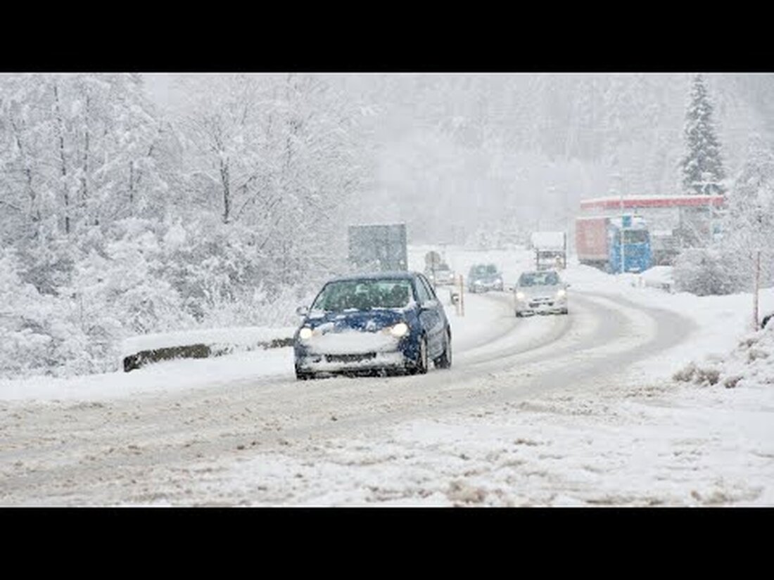 Starker Schneefall in den letzten Stunden Ostdeutschland hat an einigen Stellen mehr als 15 cm hinterlassen. Sاقط كثيف للثلوج في مناطق دريزدين ولايبزيك خلال الليلة الماضية في الاية ساكسن شرق ملمانيا #Schneefall #Snowfall Starker Schneefall in Sachsen (Dresden und Leipzig) Starker Schneefall #Sandsturm #Massivsturm #Severe #Thundersturm #Tornado #Massivsturm #Massivflut #Hurricane #Wetter #Das_Wetter_in_Deutschland #Flut #Natur_Desaster #Vulkan #Erdbeben #Tageswetter #Schneefall #Schneesturm Hochwasser #Wetter #Daily_Weather #Wetter_Nachrichten #wetter_in_Berlin #wetter_in_Hamburg #Wetter_in_Frankfurt #Unwetter #Hagel_Sturm. Youtube-Link