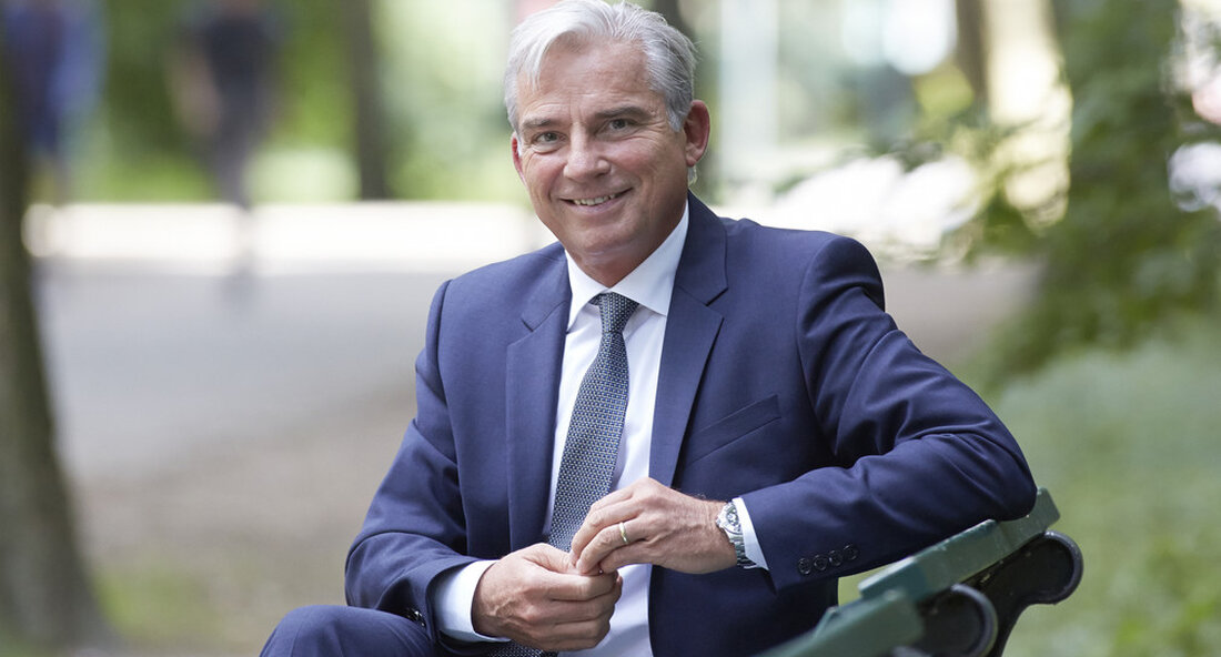 Bundesinnenminister für Digitalisierung und Kommunen Thomas Strobl ist weiterhin Landesbeauftragter für Vertriebene und Aussiedler. Für das Land Baden-Württemberg ist es Pflicht und Freude, sich auch in Zukunft um das Kulturgut der Deutschen in Osteuropa zu kümmern. Der stellvertretende Ministerpräsident und Innenminister Thomas Strobl wurde vom Ministerrat als Staatsbeauftragter für Vertriebene und Heimkehrer wiederbestellt. „Nach dem Zweiten Weltkrieg kamen rund eineinhalb Millionen Vertriebene und Flüchtlinge in den Südwesten. Für diese Menschen war es eine Herausforderung, sich in einer neuen Umgebung zurechtzufinden und das Erlittene zu verarbeiten. Sie haben viel in den Aufbau einer neuen Existenz und die Integration in die Gesellschaft …