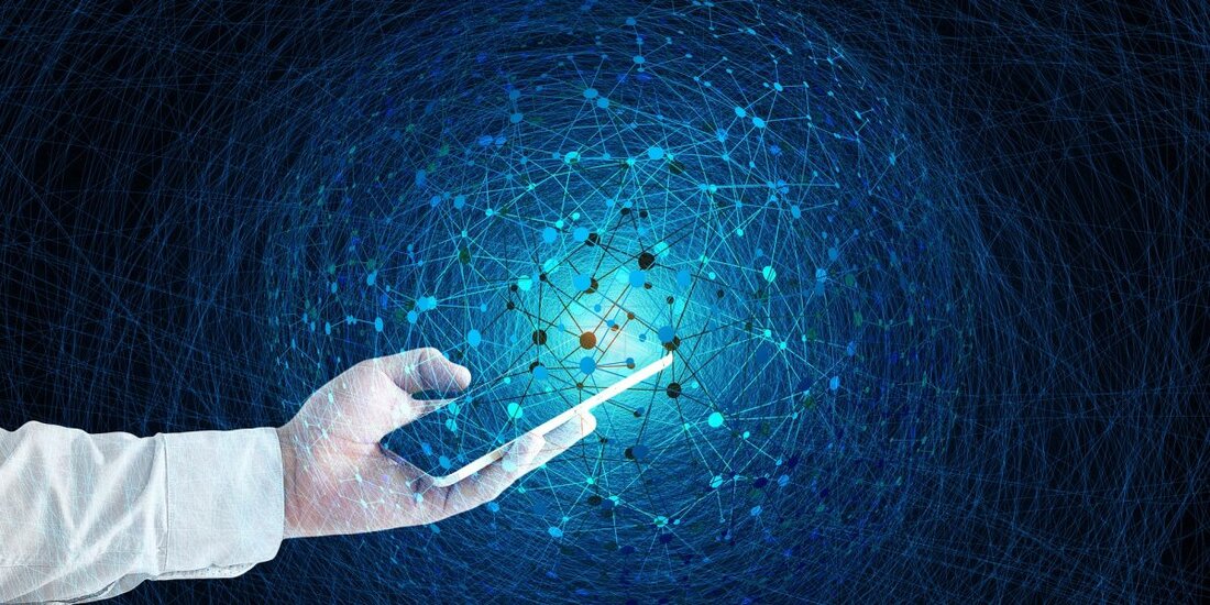 Die südkoreanische Regierung hat sich gegen mobile Krypto-Spiele ausgesprochen. Sie haben Apple und Google kontaktiert, um solche Spiele von ihren Plattformen zu entfernen. Gleichzeitig stehen Blockchain-basierte Spiele erst am Anfang ihres Einflusses und erleben im neuen Jahr eine große Entwicklung. Die Blockchain-basierte Gaming-Expansion wächst nach dem Aufschwung der kryptobezogenen Interessen. Die südkoreanische Regierung ist jedoch die erste Regierung, die sich klar gegen die Verfügbarkeit von Play-to-Earn-Spielen auf Mobiltelefonen ausgesprochen hat. Laut der südkoreanischen Website Naver Die Regierung hat Nachrichten an Googles Play Store und Apples App Store sowie an andere kleinere App-Distributoren gesendet, um solche Spiele auf Mobilgeräten zu blockieren. …