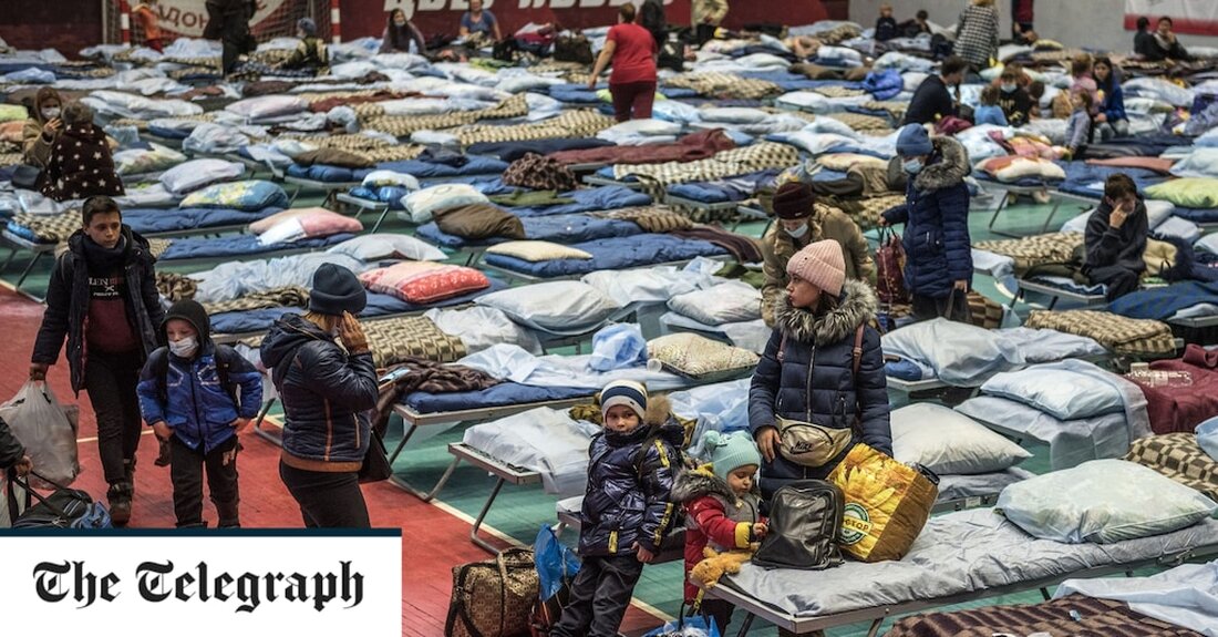 Ungarn wird Truppen in der Nähe seiner Grenze zur Ukraine stationieren, um die Einreise von Flüchtlingen zu verhindern, während sich die mitteleuropäischen Nationen auf einen neuen Zustrom von Migranten vorbereiten. US-Truppen wurden auch nach Polen entsandt, um den polnischen Streitkräften beim Aufbau von Verarbeitungszentren für vertriebene Ukrainer zu helfen. Viktor Orban, der ungarische Ministerpräsident, hat seinem Verteidigungsminister persönlich befohlen, Streitkräfte zu mobilisieren, die auch zur Abwehr eines bewaffneten Konflikts eingesetzt werden könnten, der über Ungarns Grenze mit der Ukraine hinausschwappt. „Ungarns Sicherheit ist das Wichtigste, wir verstärken die Grenze zwischen der Ukraine und Ungarn“, sagte seine Regierung in einer Erklärung. &hellip;