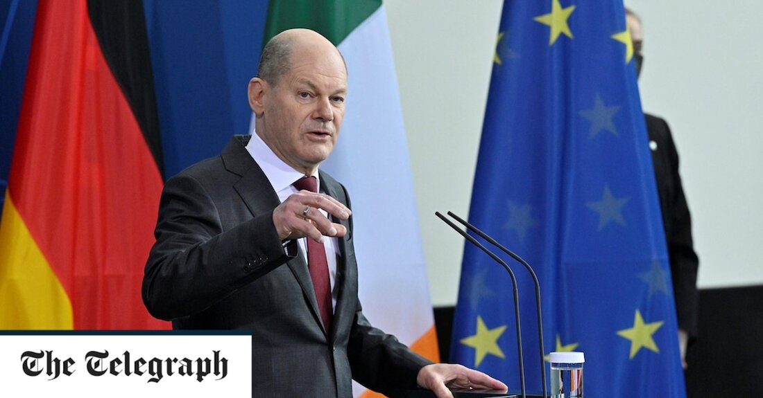 Nur wenige hätten vorausgesagt, dass Deutschland die härteste Antwort auf Wladimir Putins Invasion in der Ukraine geben würde. Noch vor wenigen Tagen galt Olaf Scholz mit seiner Weigerung, die Ukraine zu bewaffnen, und seiner zwiespältigen Haltung gegenüber russischem Gas als schwaches Glied im westlichen Bündnis. Deutschland, hieß es, sei ein unzuverlässiger Verbündeter. Nicht mehr. Mit seinem entschiedenen Schritt, die Pipeline Nord Stream 2 stillzulegen, hat Herr Scholz Deutschland wieder an die Spitze der westlichen Antwort gerückt. Boris Johnson sprach hart, bot aber wenig. Die Sanktionen, die er am Dienstag angekündigt hat, sind von seinen eigenen Abgeordneten unter Beschuss genommen und &hellip;