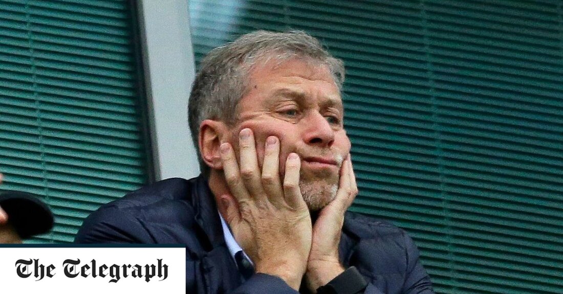 Das Eigentum an einer mit Roman Abramovich verbundenen Firma auf den Britischen Jungferninseln wurde Stunden nach dem Einmarsch der Russen in die Ukraine an einen engen Geschäftspartner übertragen, wie sich herausstellte. Der milliardenschwere Oligarch und Eigentümer des FC Chelsea wurde von Großbritannien erst am 10. März sanktioniert – zwei Wochen nach Kriegsbeginn. Aber es scheint, dass er möglicherweise umgezogen ist, um sein Geschäftsvermögen im Voraus zu schützen. Laut einer Untersuchung des Wall Street Journal wurde das Eigentum an Norma Investments Ltd, einem Unternehmen auf den Britischen Jungferninseln, innerhalb weniger Stunden nach der Invasion übertragen. Das Unternehmen, das Beteiligungen an erneuerbaren &hellip;