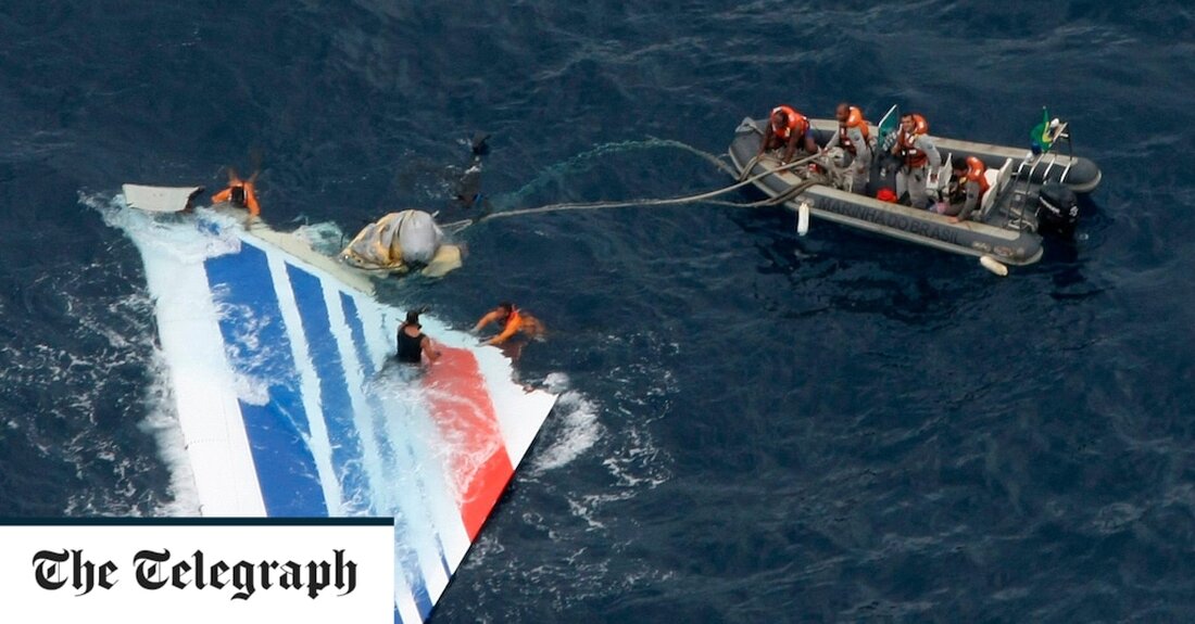 Air France und Airbus sind von der fahrlässigen Tötung von 228 Menschen freigesprochen worden, die beim Absturz eines Flugzeugs in den Atlantik ums Leben gekommen sind. 14 Jahre nachdem das Flugzeug auf dem Weg von Rio de Janeiro nach Paris ins Wasser gestürzt war und alle an Bord getötet wurden, hat ein Gericht in Paris die Fluggesellschaft und den Hersteller freigesprochen. Das Urteil folgt auf einen historischen öffentlichen Prozess über das Verschwinden von AF447 in einem äquatorialen Sturm am 1. Juni 2009, bei dem die Familien der 228 Opfer Gerechtigkeit forderten, die Pariser Staatsanwälte jedoch einräumten, dass eine formelle Schuld &hellip;