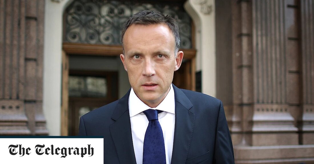 Emmanuel Macron hat einen ehemaligen Berater von Tony Blair und Top-Spin-Doktor von Rupert Murdoch als leitenden Berater eingestellt und ihn damit beauftragt, den Wählern die Vision des französischen Präsidenten zu verkaufen, angesichts der Angst vor zunehmender Unzufriedenheit. Frédéric Michel tritt dem Élysée als spezieller Kommunikations- und Strategieberater bei, um dabei zu helfen, den „kurz-, mittel- und langfristigen“ Plan des französischen Präsidenten sowie die Verbindung zwischen nationaler und internationaler Politik zu kommunizieren, so Le Figaro. Mit Blick auf sein politisches Vermächtnis wird ihm auch die Aufgabe übertragen, „ihm dabei zu helfen, seine Wahlversprechen einzuhalten … in einer Zeit, in der die &hellip;