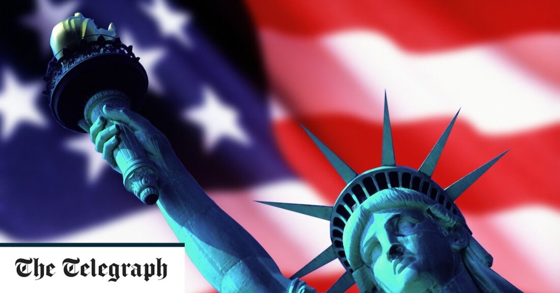 Wie bekommt man eine Greencard? Es gibt mehrere Möglichkeiten, eine Green Card zu erhalten. Sie können sich aufgrund einer Beschäftigung in den USA, aufgrund des Asylstatus oder wenn Sie einen direkten Verwandten haben, der US-Bürger ist, bewerben. Wenn Sie eine Green Card im Rahmen einer Erwerbstätigkeit beantragen, müssen Sie eine „außerordentliche Befähigung“ in Ihrem Tätigkeitsbereich nachweisen. Ein weiterer gängiger Weg, um eine Green Card zu beantragen, ist als eingewanderter Investor. Unter diesen Kriterien müssen Sie mindestens 1 Million US-Dollar (767.000 £) – oder unter bestimmten Umständen weniger – in ein Unternehmen investieren, das der US-Wirtschaft zugute kommt und mindestens 10 &hellip;